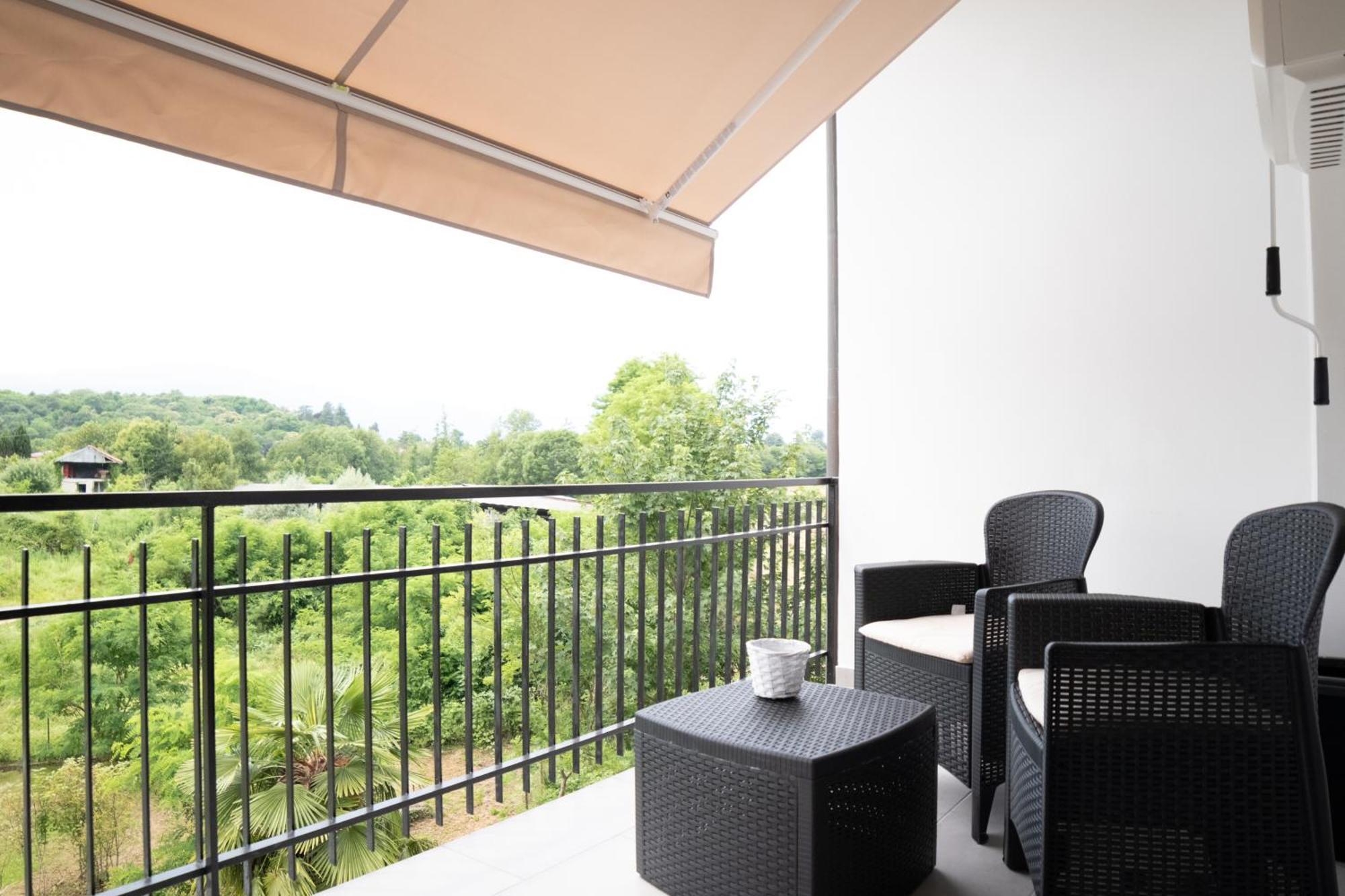 Casa Vacanze Aria Leggiuno Exteriér fotografie