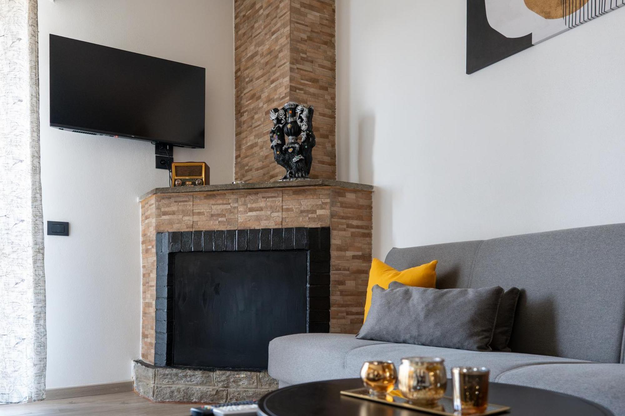 Casa Vacanze Aria Leggiuno Exteriér fotografie